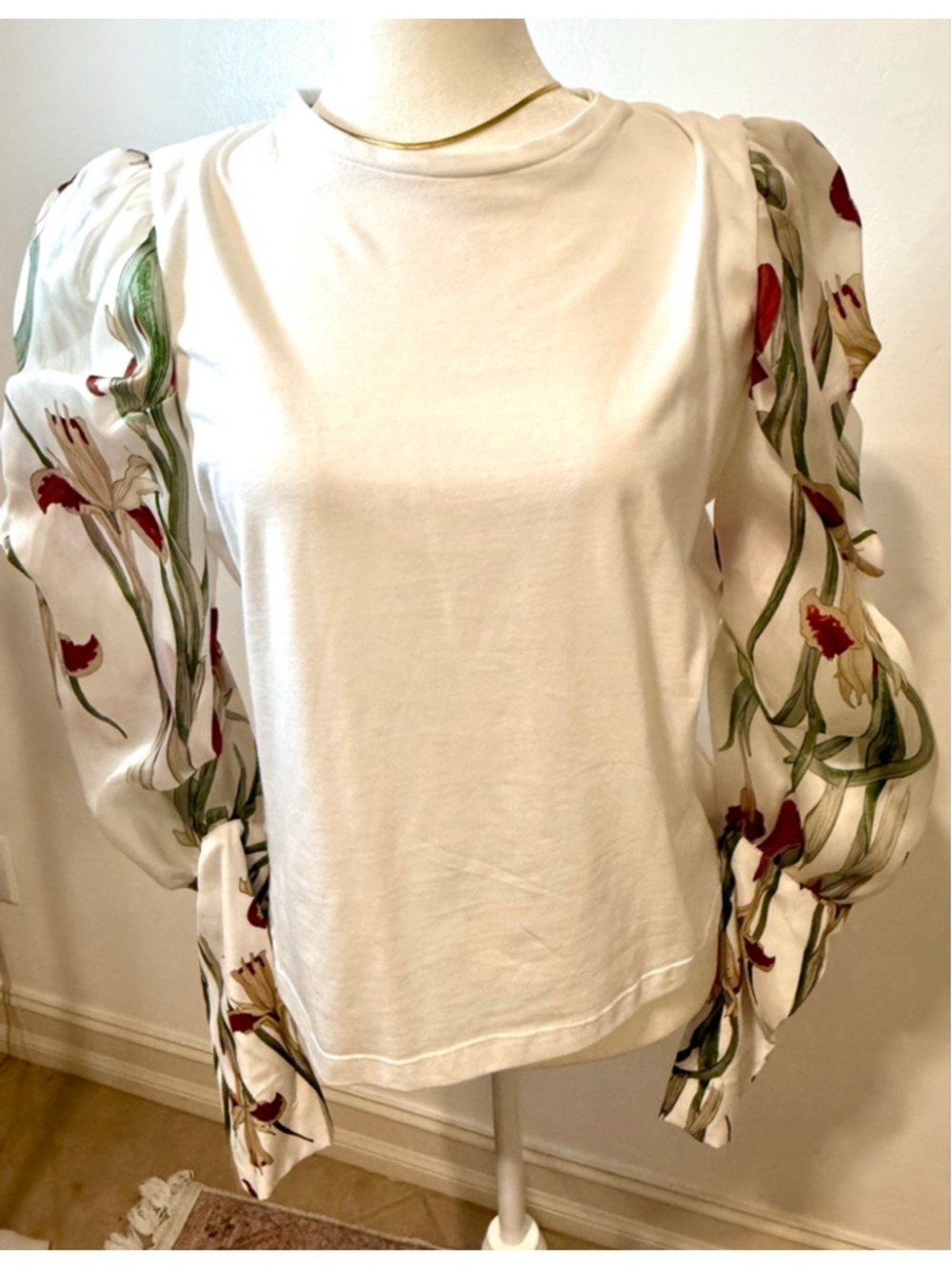 Daniella Batlle White Floral Long Sleeve Tee M, dramatic sleeves, floral, puffy